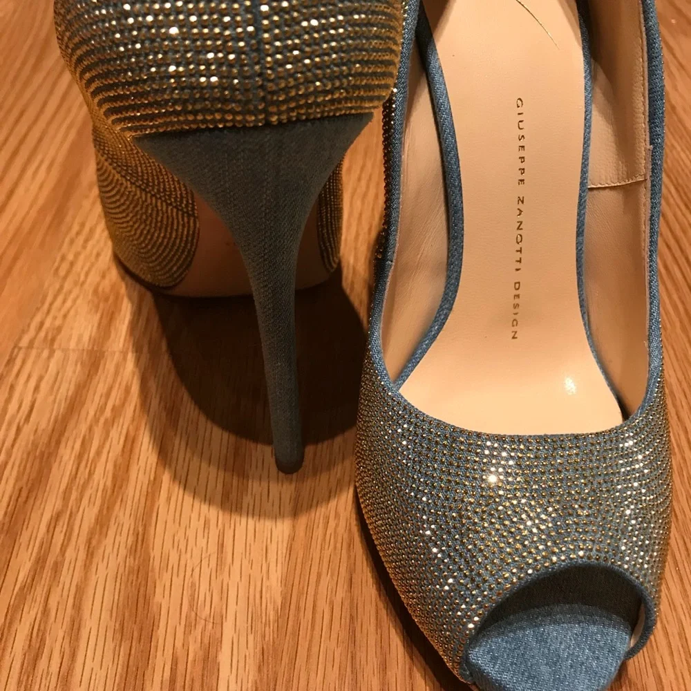 - Omg show stopper by Giuseppe Zanotti